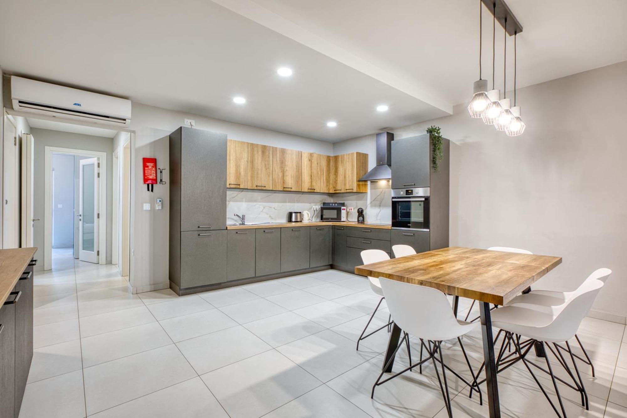 Unique Two Bedroom Apt With Huge Outdoor Area And Close To Entertainment Is-Swieqi Exterior foto